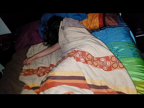❤️ Posinak grdi svoju mladu maćehu dok ona spava. ❤️❌ Seks video kod nas ﹏